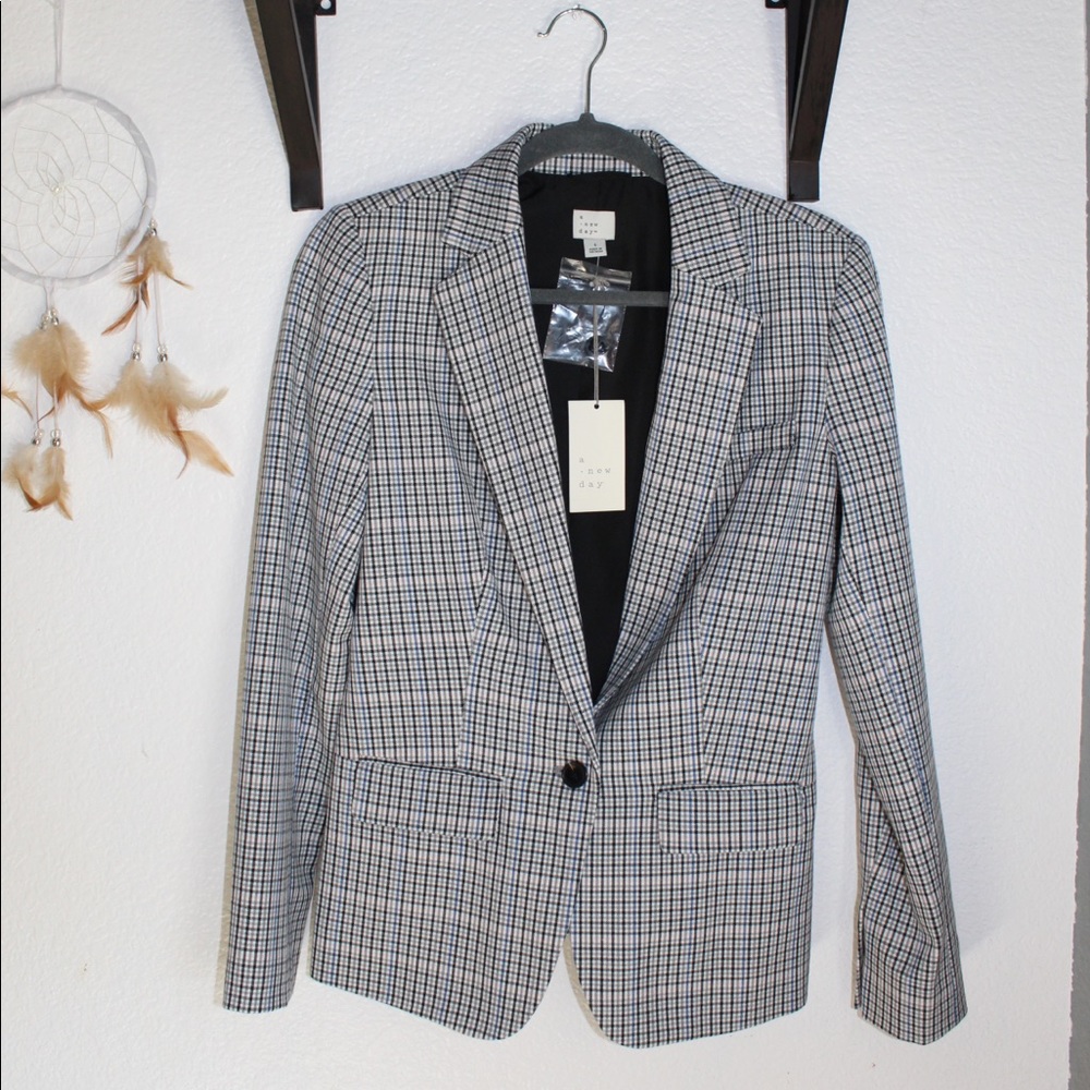 Plaid business blazer